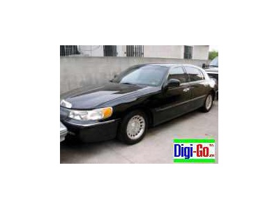1999 Lincoln Towncar Black