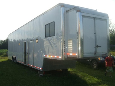 2004 United 53� Stacker 13�6� High