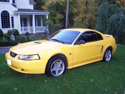 Hot 1999 Yellow Mustang GT w/ nitrous!