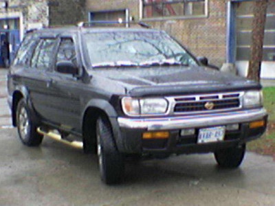 Nissan Pathfinder 1997 with DVD $10000