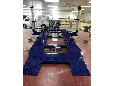 18 FEET LONG 2 TOWERS HEAVY DUTY AUTO BO