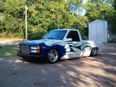 trade 89 GMC  bagged short bed truck