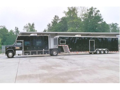 1989 Kodiak & 38 Enclosed Trailer