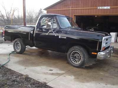 Clean 1986 Dodge Ram D150 w/ low miles