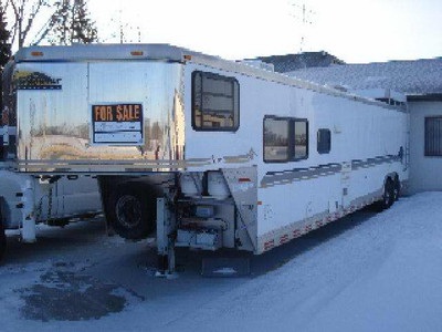 40 GN trailer, 16 living area, 16 toy
