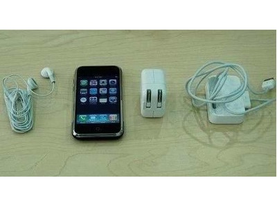 Brand new Apple iPhone 8Gb at just $300u