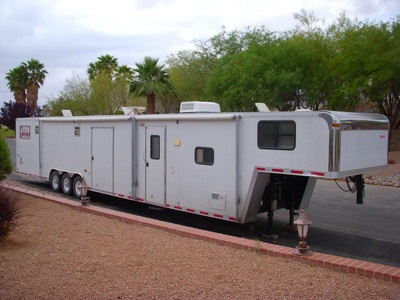 2005 48 Race Trailer w/Living Quarters