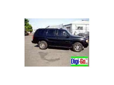 2000 Cadillac Escalade Black