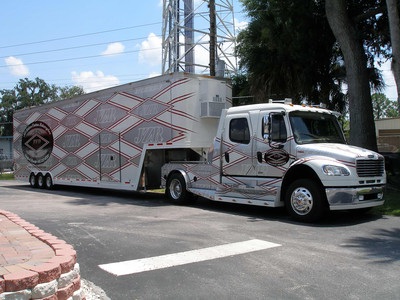 2006 Freightliner Sportchassis & Feather
