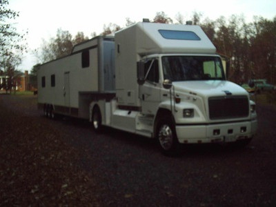 Freightliner and Goosneck Race rig