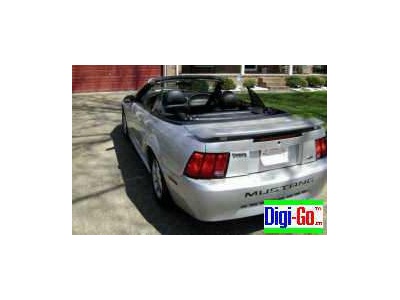 2004 Ford Mustang silver