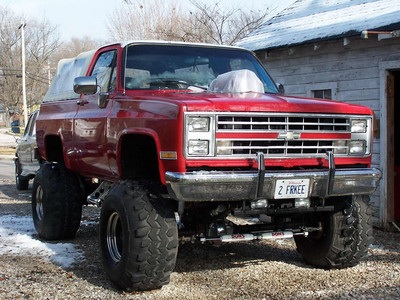 FOR SALE OR TRADE 1986 BLAZER ,454, LIFT