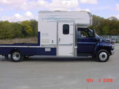 2004 Chevrolet C5500 w/bunkhouse