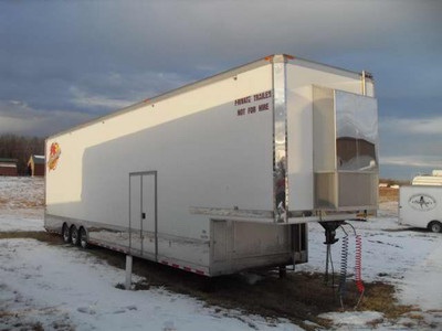 2003 44 Renegade Liftgate Trailer