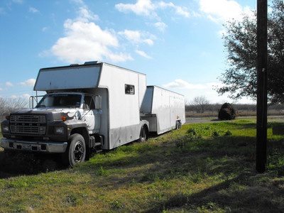 1983 Ford F-8000 With 38 Car Hauler