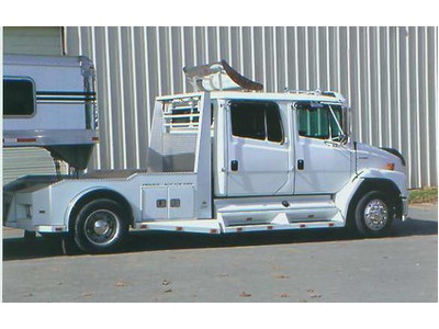 2001 Dual Cab Freight Liner Truck