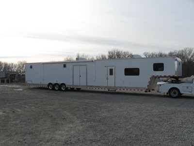 2008 Vintage Intimidator 53 w/ living 