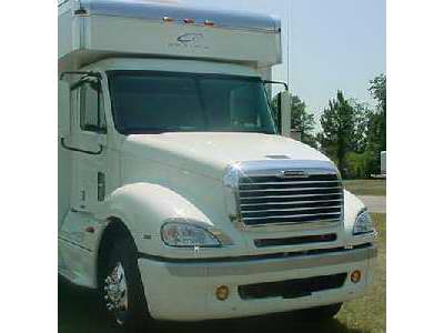 17 OPTIMA TOTERHOME ON FREIGHTLINER
