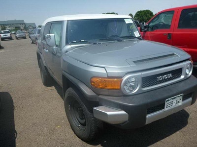 2012 TOYOTA FJ CRUISER