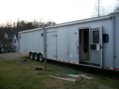 *RACE CAR TRLR W/LVNG QRTRS $16,500
