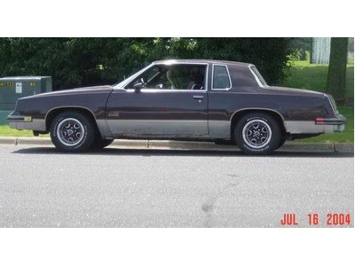 1986 Olds 442, 307, Maroon